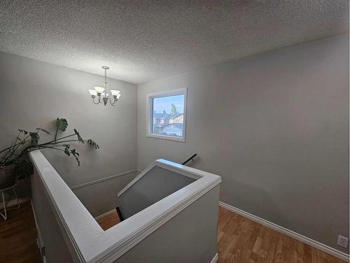 3 Riverwood Close Se, Calgary, AB - Indoor Photo Showing Other Room