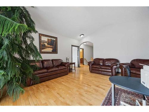 30 Everhollow Rise Sw, Calgary, AB - Indoor Photo Showing Kitchen