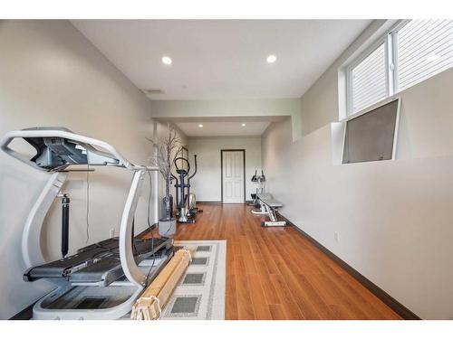 30 Everhollow Rise Sw, Calgary, AB - Indoor Photo Showing Living Room