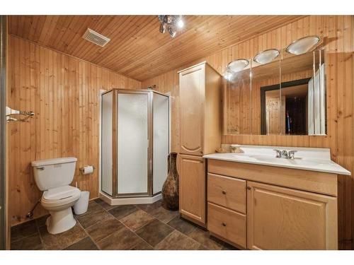 30 Everhollow Rise Sw, Calgary, AB - Indoor Photo Showing Bathroom