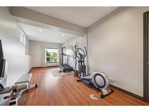 30 Everhollow Rise Sw, Calgary, AB - Indoor Photo Showing Gym Room