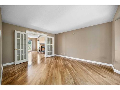 14216 Evergreen Street Sw, Calgary, AB - Indoor Photo Showing Other Room