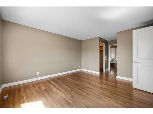 14216 Evergreen Street Sw, Calgary, AB - Indoor Photo Showing Other Room