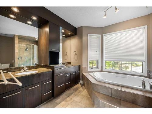 14216 Evergreen Street Sw, Calgary, AB - Indoor Photo Showing Bathroom