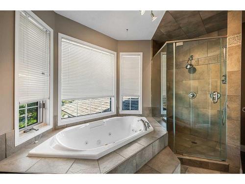 14216 Evergreen Street Sw, Calgary, AB - Indoor Photo Showing Bathroom