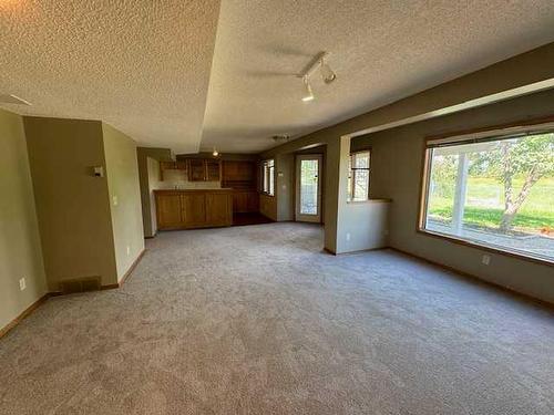 14216 Evergreen Street Sw, Calgary, AB - Indoor Photo Showing Laundry Room