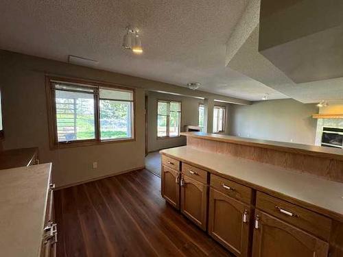 14216 Evergreen Street Sw, Calgary, AB - Indoor Photo Showing Kitchen With Double Sink