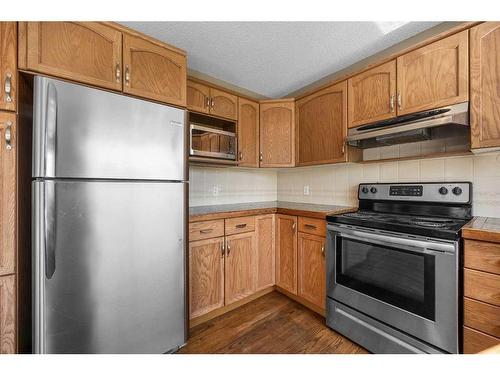 14216 Evergreen Street Sw, Calgary, AB - Indoor Photo Showing Kitchen