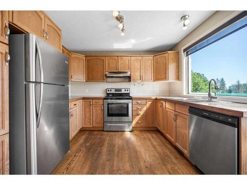 14216 Evergreen Street Sw, Calgary, AB - Indoor Photo Showing Kitchen