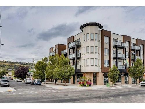 314-1899 45 Street Nw, Calgary, AB - Outdoor With Balcony With Facade