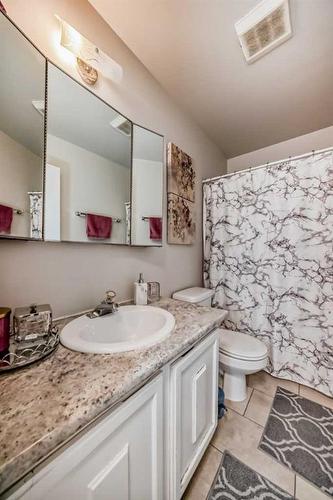 1708 65 Street Ne, Calgary, AB - Indoor Photo Showing Bathroom