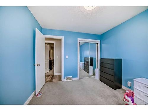 1708 65 Street Ne, Calgary, AB - Indoor Photo Showing Bedroom