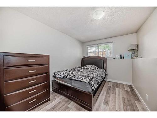 1708 65 Street Ne, Calgary, AB - Indoor Photo Showing Bedroom