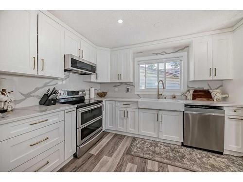 1708 65 Street Ne, Calgary, AB - Indoor Photo Showing Kitchen With Stainless Steel Kitchen With Upgraded Kitchen
