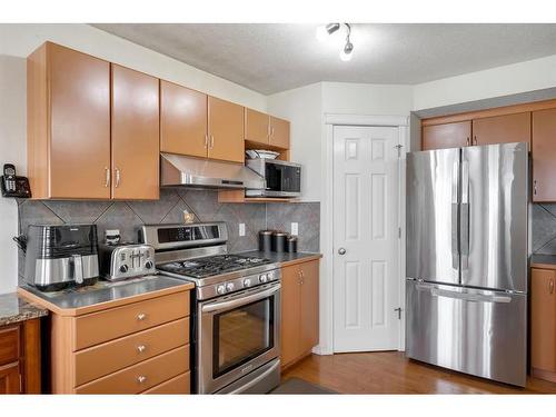 131 Tarawood Grove, Calgary, AB - Indoor Photo Showing Kitchen With Stainless Steel Kitchen