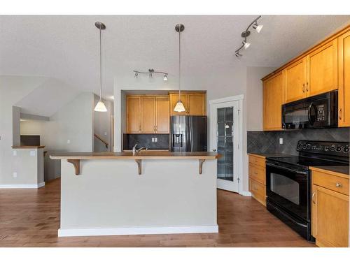 48 Elgin View Se, Calgary, AB - Indoor Photo Showing Kitchen