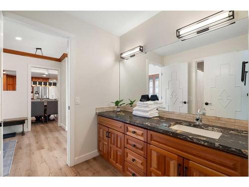 275114 Lochend Road, Rural Rocky View County, AB - Indoor Photo Showing Bathroom