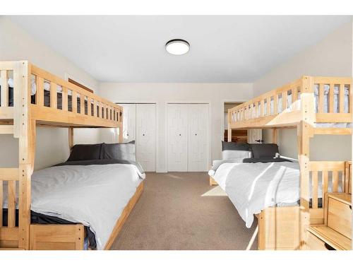 275114 Lochend Road, Rural Rocky View County, AB - Indoor Photo Showing Bedroom