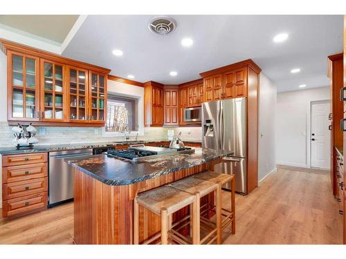 275114 Lochend Road, Rural Rocky View County, AB - Indoor Photo Showing Kitchen