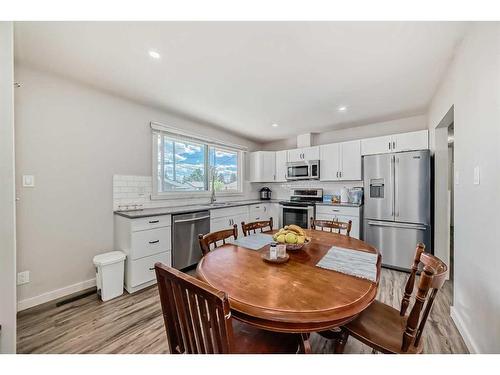 4611 Forman Crescent Se, Calgary, AB - Indoor Photo Showing Dining Room