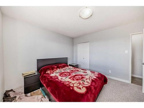 4611 Forman Crescent Se, Calgary, AB - Indoor Photo Showing Bedroom
