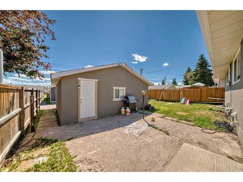 4611 Forman Crescent Se, Calgary, AB - Outdoor With Exterior