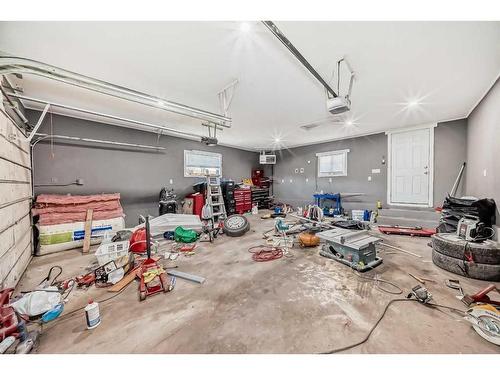 4611 Forman Crescent Se, Calgary, AB - Indoor Photo Showing Garage