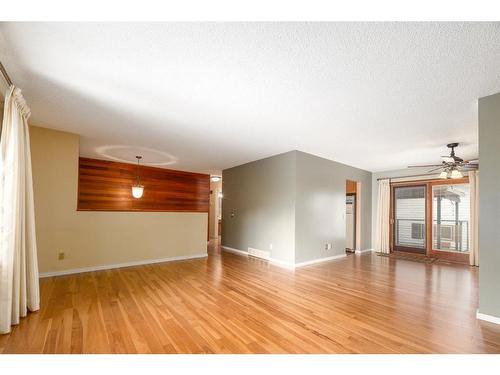 1012 Cannock Road Sw, Calgary, AB - Indoor Photo Showing Other Room