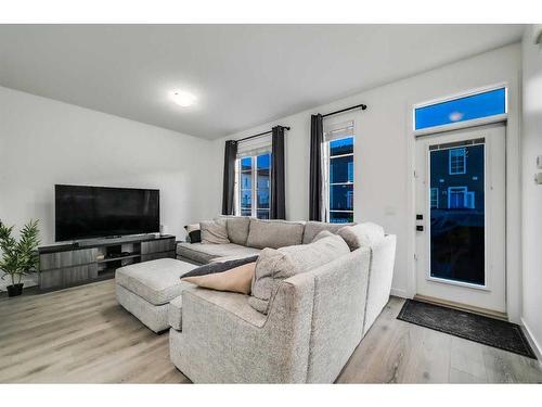 133 Walgrove Common Se, Calgary, AB - Indoor Photo Showing Living Room