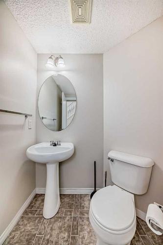 89 Tuscany Springs Heights Nw, Calgary, AB - Indoor Photo Showing Bathroom