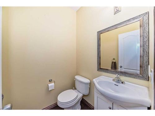 41 Everbrook Drive Sw, Calgary, AB - Indoor Photo Showing Bathroom