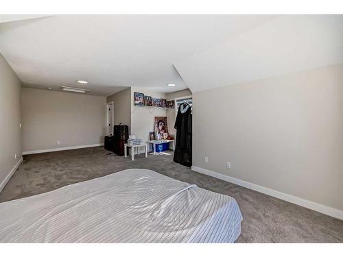 163 Belvedere Green Se, Calgary, AB - Indoor Photo Showing Bedroom