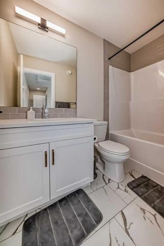 163 Belvedere Green Se, Calgary, AB - Indoor Photo Showing Bathroom