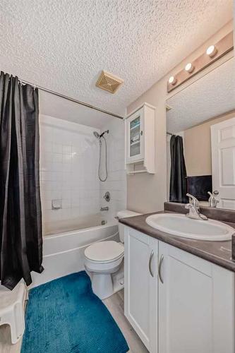 2304-10 Prestwick Bay Se, Calgary, AB - Indoor Photo Showing Bathroom