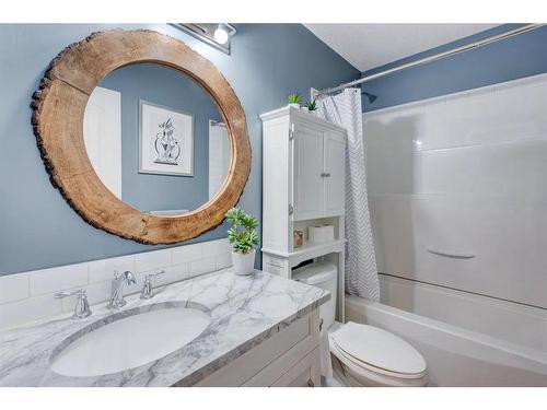 36 Auburn Springs Cove Se, Calgary, AB - Indoor Photo Showing Bathroom