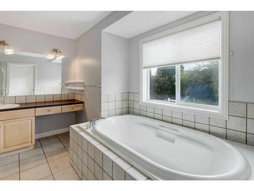 114 Kincora Park Nw, Calgary, AB - Indoor Photo Showing Bathroom