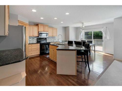 114 Kincora Park Nw, Calgary, AB - Indoor Photo Showing Kitchen