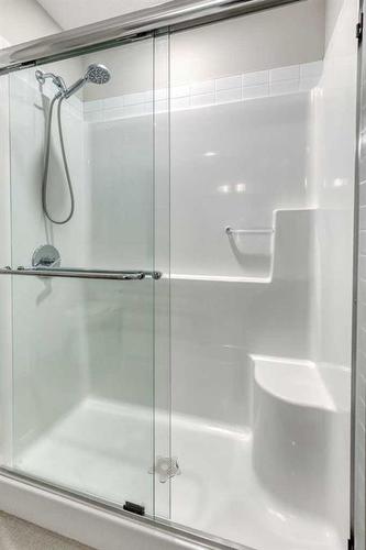 1865 Na'A Drive Sw, Calgary, AB - Indoor Photo Showing Bathroom