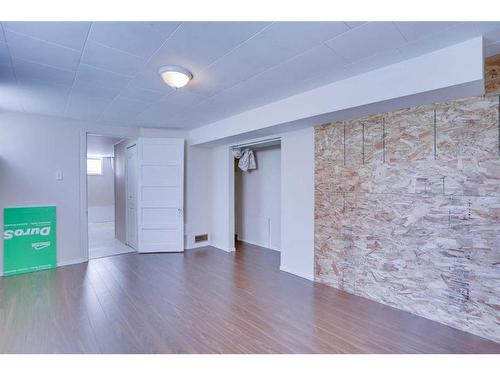 2021 21 Avenue Nw, Calgary, AB - Indoor Photo Showing Laundry Room