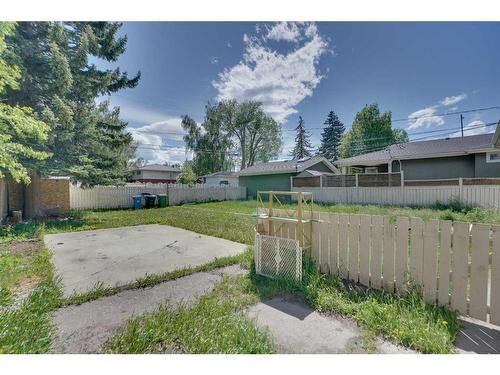 2021 21 Avenue Nw, Calgary, AB - Outdoor