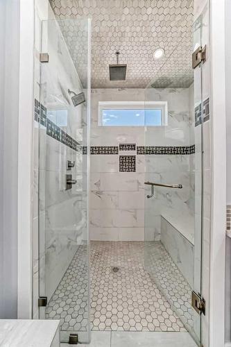 66 Heston Street Nw, Calgary, AB - Indoor Photo Showing Bathroom