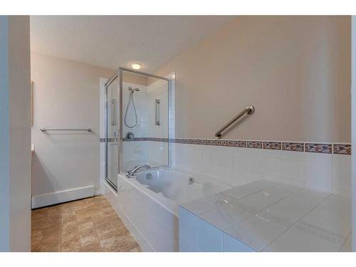 404-1718 14 Avenue Nw, Calgary, AB - Indoor Photo Showing Bathroom