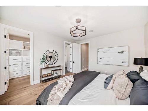 1931 43 Avenue Sw, Calgary, AB - Indoor Photo Showing Bedroom