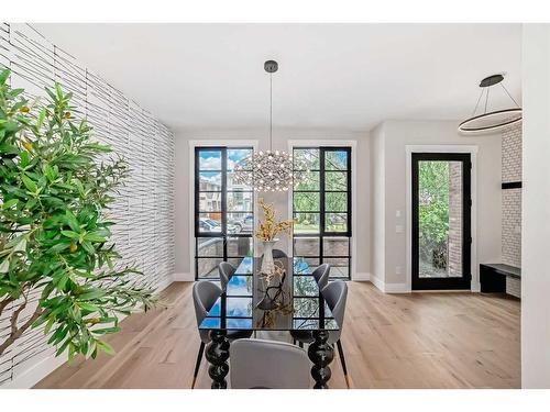 1931 43 Avenue Sw, Calgary, AB - Indoor Photo Showing Dining Room