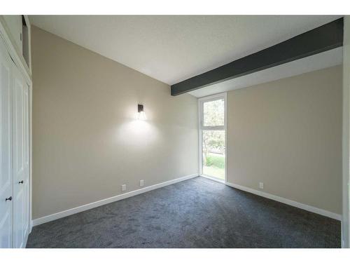 1613 23 Avenue Nw, Calgary, AB - Indoor Photo Showing Other Room