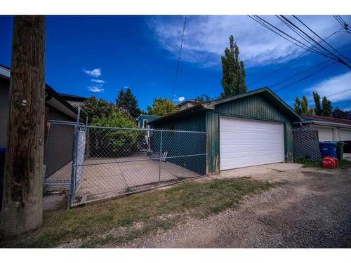 1613 23 Avenue Nw, Calgary, AB - Outdoor With Exterior