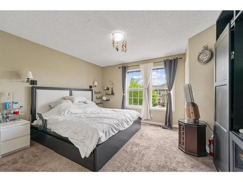533 Mckenzie Towne Drive Se, Calgary, AB - Indoor Photo Showing Bedroom