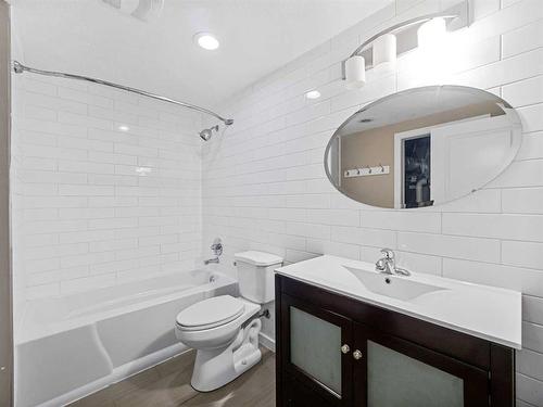 73 Kincora Glen Rise Nw, Calgary, AB - Indoor Photo Showing Bathroom