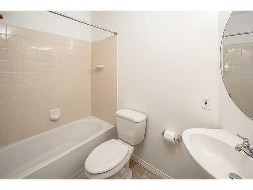 428-345 Rocky Vista Park Nw, Calgary, AB - Indoor Photo Showing Bathroom