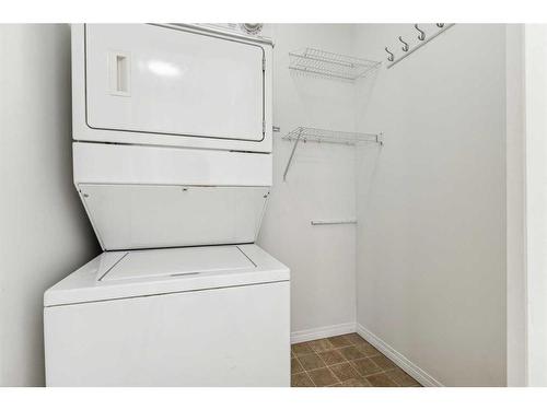 428-345 Rocky Vista Park Nw, Calgary, AB - Indoor Photo Showing Laundry Room